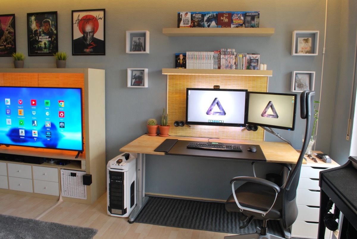 desk for studio apartments